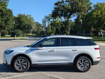 2023 Lincoln Corsair, $34900. Photo 2