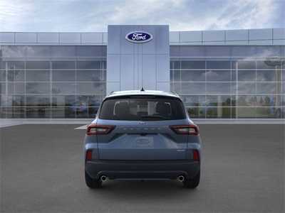 2025 Ford Escape, $30943. Photo 5