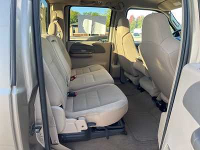 2004 Ford F350 Crew Cab, $. Photo 9
