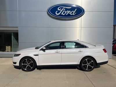 2016 Ford Taurus, $11916. Photo 2