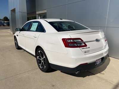 2016 Ford Taurus, $11916. Photo 3
