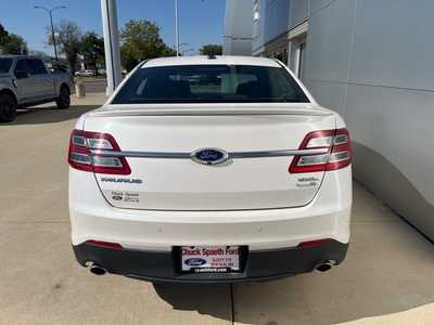 2016 Ford Taurus, $11916. Photo 4
