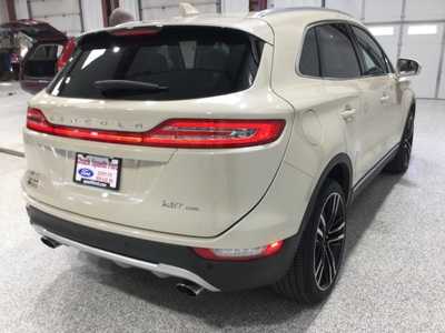 2018 Lincoln MKC, $14918. Photo 4