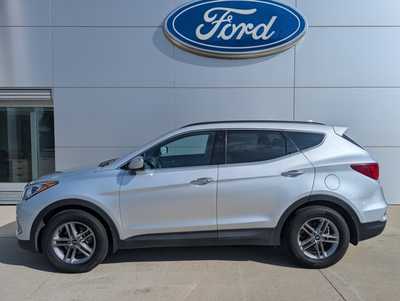 2017 Hyundai Santa Fe, $8900. Photo 2