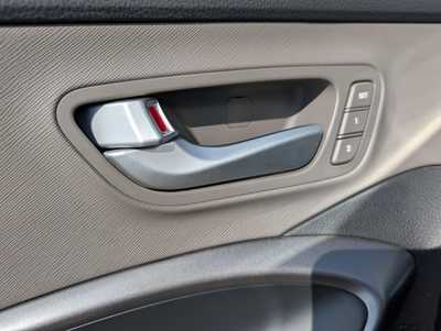 2017 Hyundai Santa Fe, $8900. Photo 8