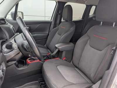 2017 Jeep Renegade, $7900. Photo 8