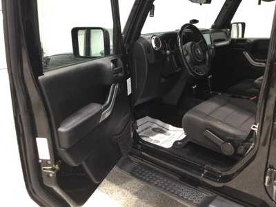 2012 Jeep Wrangler Unlimited, $10900. Photo 9