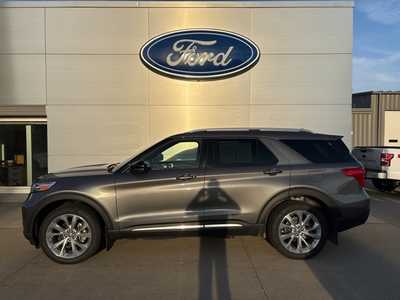 2022 Ford Explorer, $36900. Photo 2