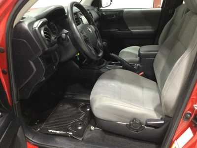 2017 Toyota Tacoma, $25900. Photo 10
