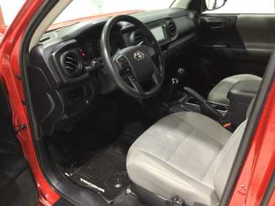 2017 Toyota Tacoma, $25900. Photo 11