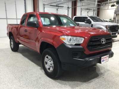 2017 Toyota Tacoma, $25900. Photo 3
