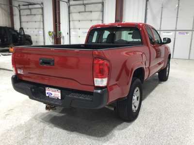 2017 Toyota Tacoma, $25900. Photo 4