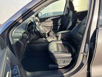 2021 Ford Escape, $18900. Photo 6