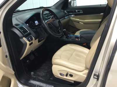 2017 Ford Explorer, $15917. Photo 12