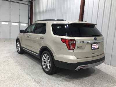 2017 Ford Explorer, $15917. Photo 6
