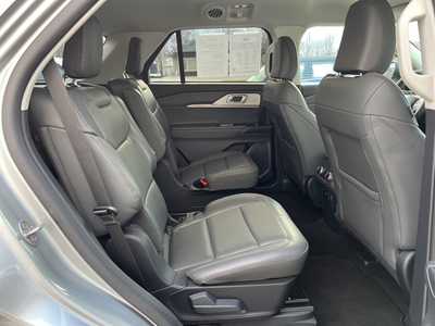 2025 Ford Explorer, $40900. Photo 9