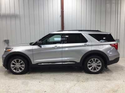 2023 Ford Explorer, $31900. Photo 4