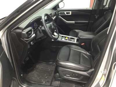 2023 Ford Explorer, $31900. Photo 9