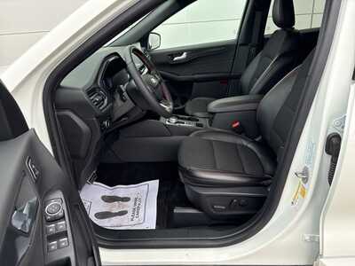 2024 Ford Escape, $29500. Photo 7