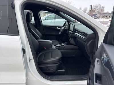 2024 Ford Escape, $29500. Photo 9