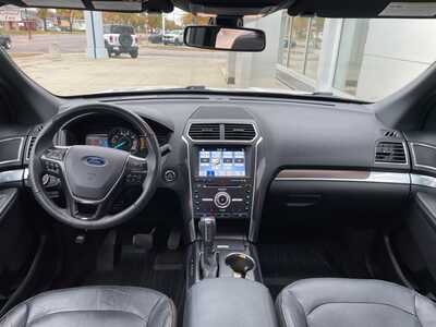2018 Ford Explorer, $18900. Photo 12