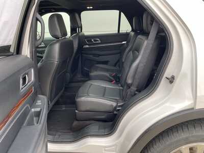 2018 Ford Explorer, $18900. Photo 8