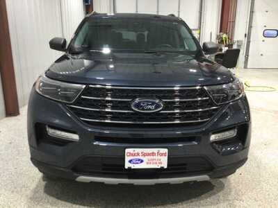 2022 Ford Explorer, $28900. Photo 2