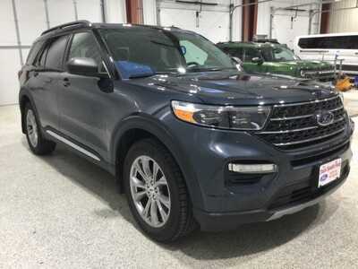 2022 Ford Explorer, $28900. Photo 3