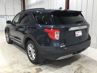 2022 Ford Explorer, $28900. Photo 5
