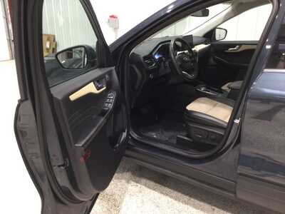 2022 Ford Escape, $24922. Photo 8