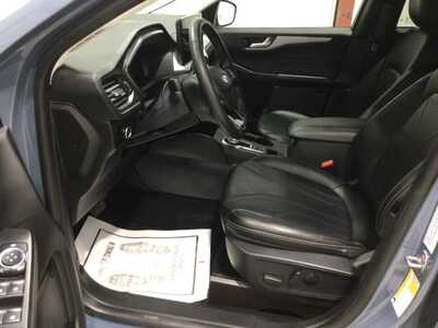 2025 Ford Escape, $29900. Photo 11