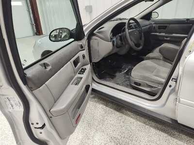 2005 Ford Taurus, $3900. Photo 9