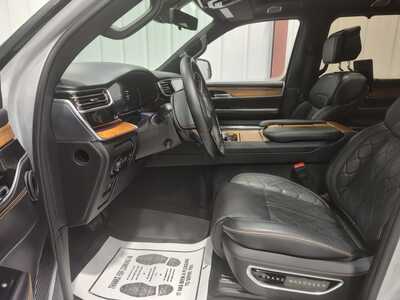 2023 Jeep Grand Wagoneer, $62900. Photo 10