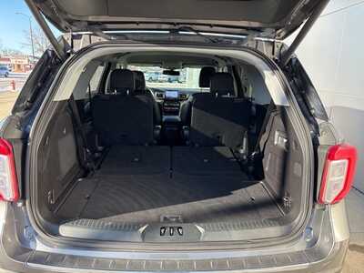 2021 Ford Explorer, $25921. Photo 11