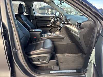 2021 Ford Explorer, $25921. Photo 9