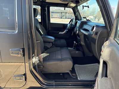 2012 Jeep Wrangler Unlimited, $10900. Photo 10