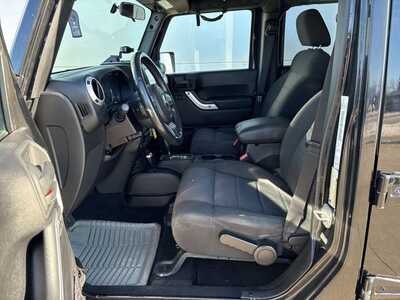 2012 Jeep Wrangler Unlimited, $10900. Photo 8