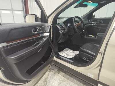 2017 Ford Explorer, $16917. Photo 10