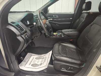 2017 Ford Explorer, $16917. Photo 11