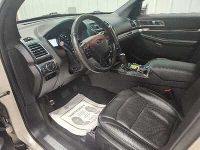 2017 Ford Explorer, $16917. Photo 12