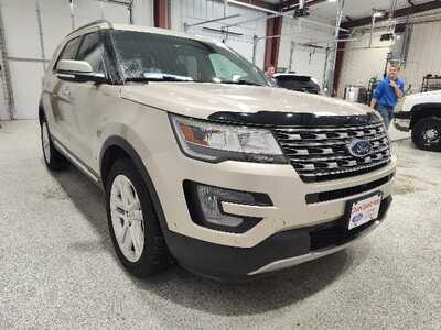 2017 Ford Explorer, $16917. Photo 3
