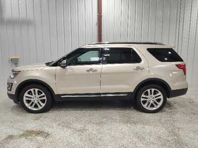 2017 Ford Explorer, $16917. Photo 4