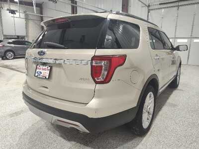 2017 Ford Explorer, $16917. Photo 5