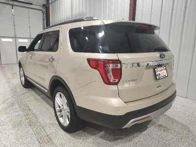2017 Ford Explorer, $16917. Photo 7