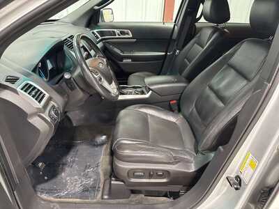 2015 Ford Explorer, $9915. Photo 11