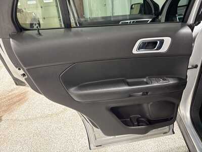 2015 Ford Explorer, $9915. Photo 12