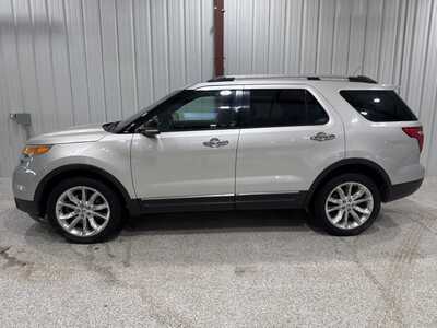 2015 Ford Explorer, $9915. Photo 4