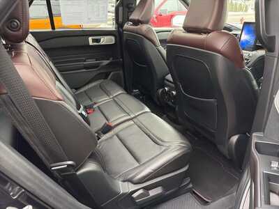 2020 Ford Explorer, $25920. Photo 9