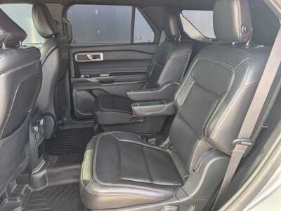 2020 Ford Explorer, $18900. Photo 7