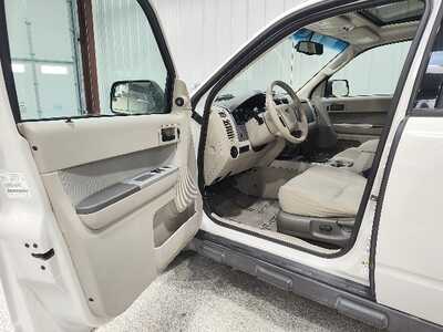 2012 Ford Escape, $3900. Photo 10